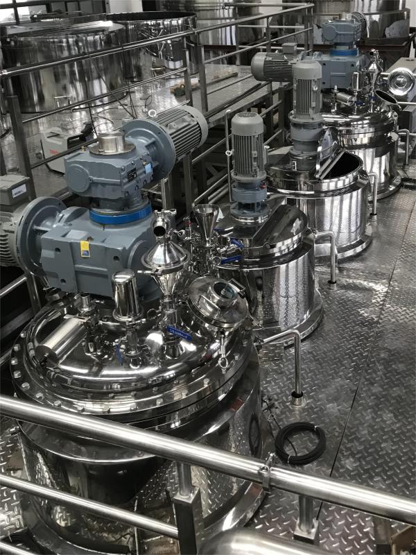 SME-DE Vacuum Emulsifying Mixer 2