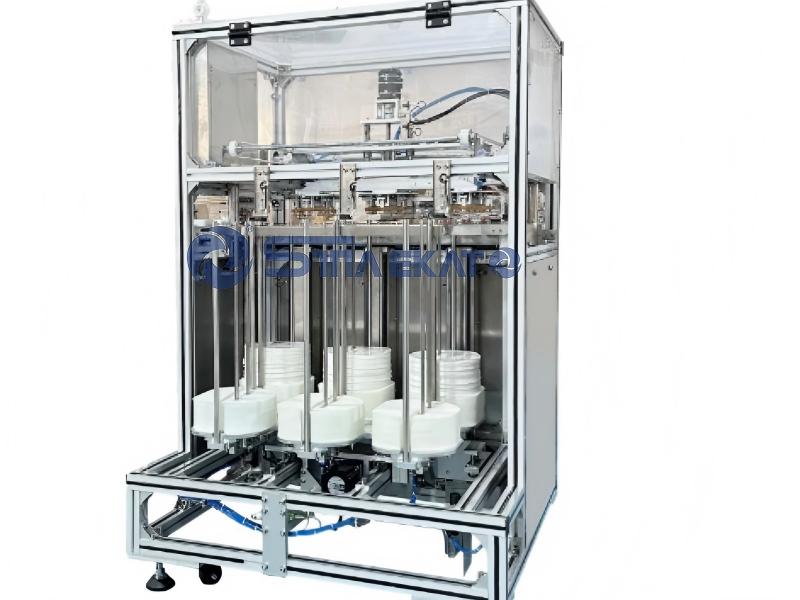 Automatic facial mask feeding machine