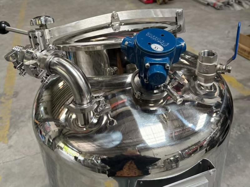 Pneumatic storage tank2